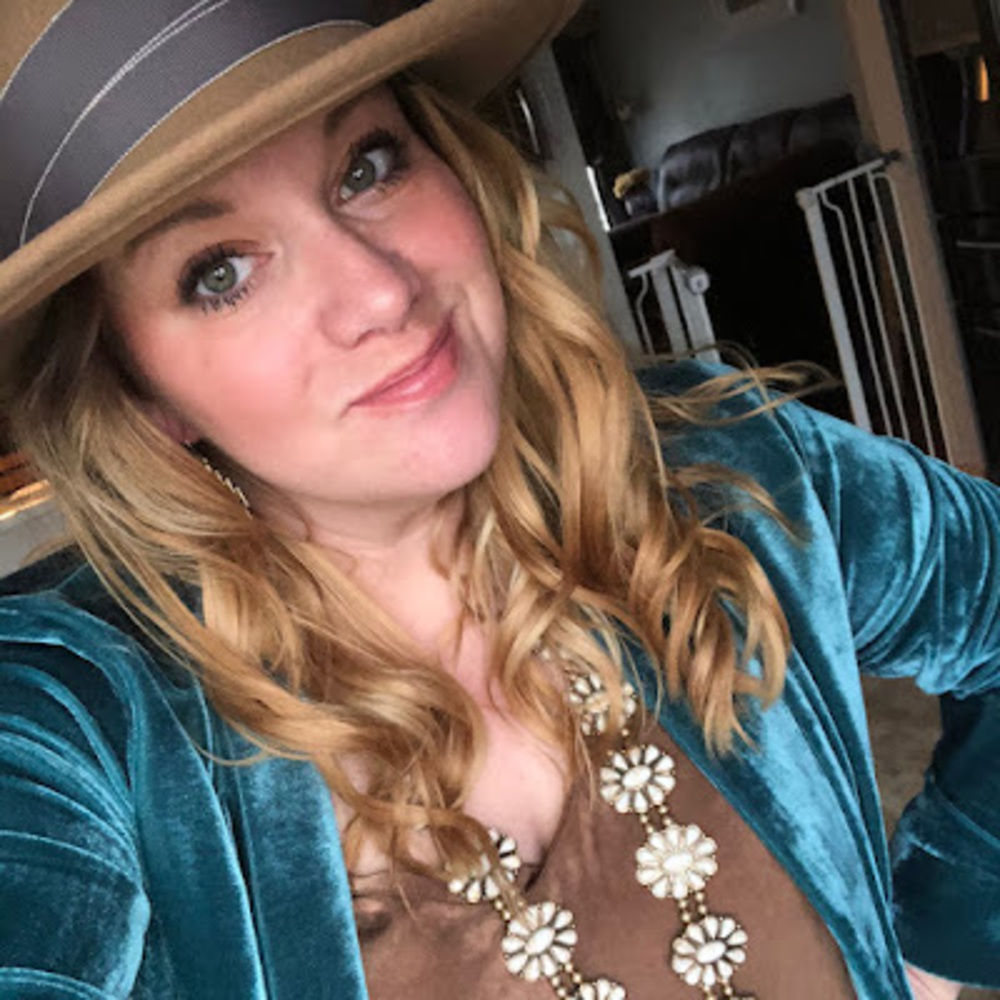 Meet your Posher, Kendra